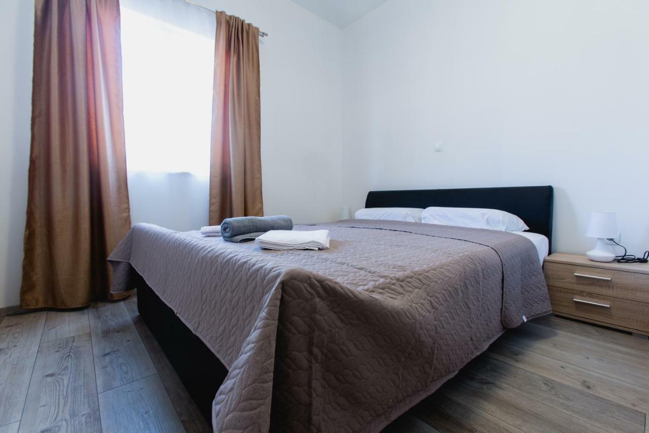 Putnik Apartment ดูกีรัท ภายนอก รูปภาพ
